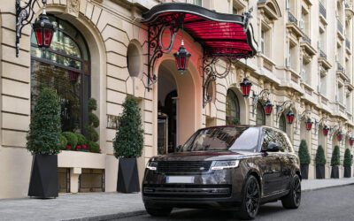 Pianifica il tour parigino perfetto: noleggia una Range Rover Autobiography a Parigi da Seriesse Service