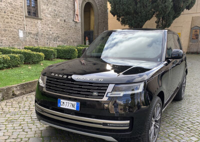 rent a range rover autobiohgraphy in rome for you travel