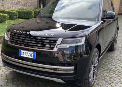 rent a Range Rover Autobiography in Milna