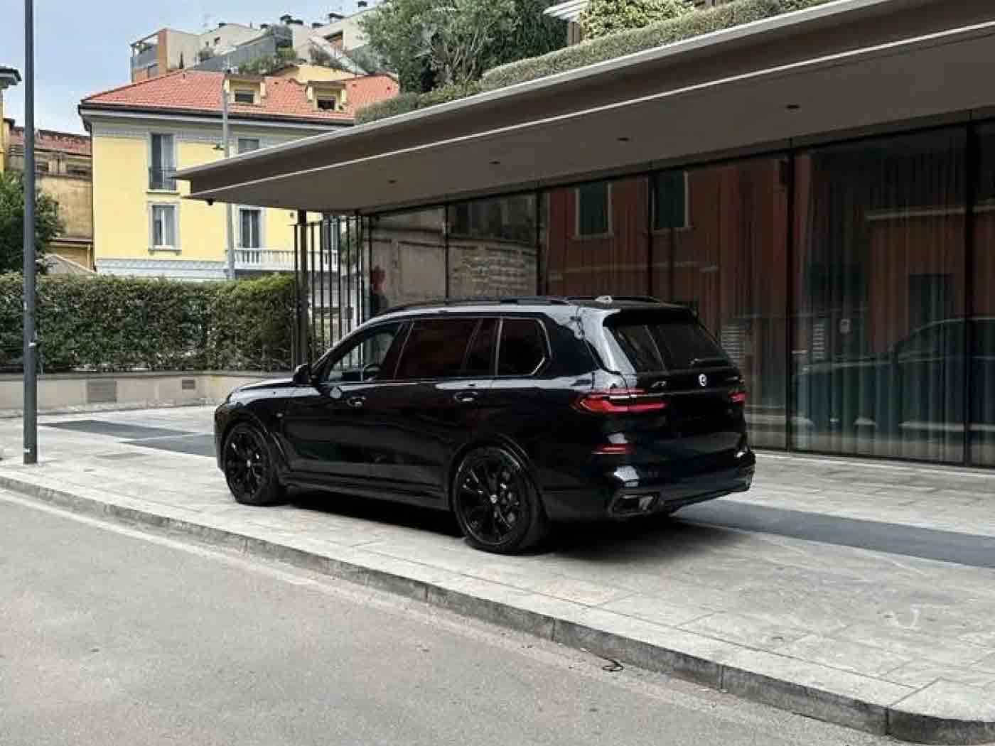 BMW X7